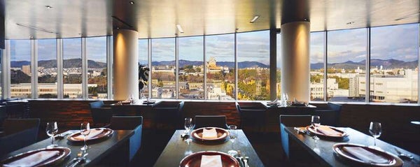 【京滋エリア発】 こんな旅してみたかった!世界遺産を望むレストラン!姫路SORANIWAランチと 秋色の好古園と書写山ロープウェイ&円教寺 日帰り1